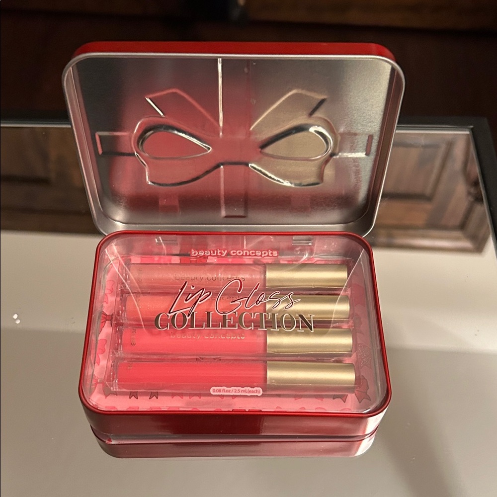 Beauty Concepts Lip Gloss Collection - Red and Gold